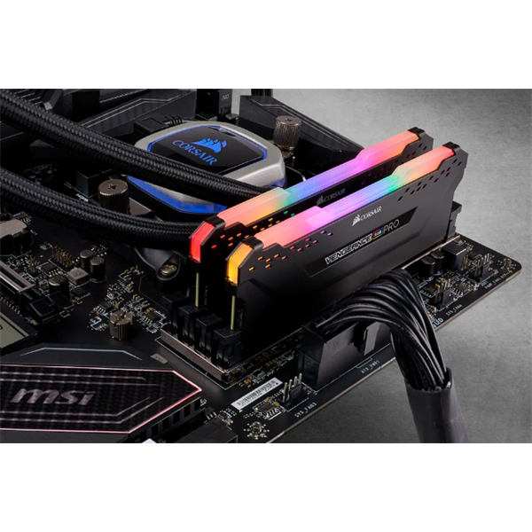 CORSAIR Memória VENGEANCE RGB PRO DDR4 32GB 3600MHz C18 (Kit of 2), fekete