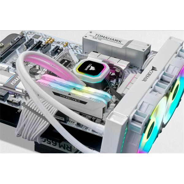 CORSAIR Memória VENGEANCE RGB PRO DDR4 32GB 3600MHz C18 SL (Kit of 2), fehér