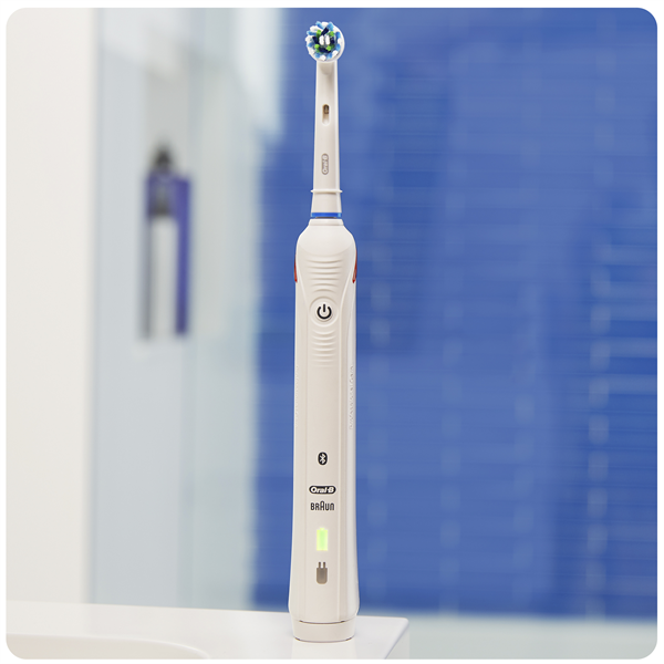 Oral-B SMART 4 4100 tölthető elektromos fokkefe 2 db Cross Action tartozék fejjel,